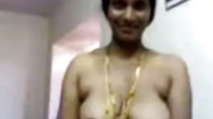 พ่อเลี้ยงผู้ใหญ่เย็ดลูกติดผมแดงในหีแน่น ดู คลิป วิดีโอ โป๊
