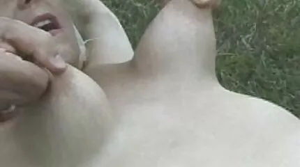 Leggy สีน้ำตาล fucks วีดีโอ โป้ ฟรี ร้อนกับสุภาพบุรุษกีฬาในห้องนอน