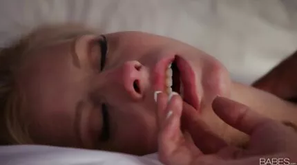 หมอนวดสาวบังคับสาวมีเซ็กส์ วีดีโอ โป้ ฟรี